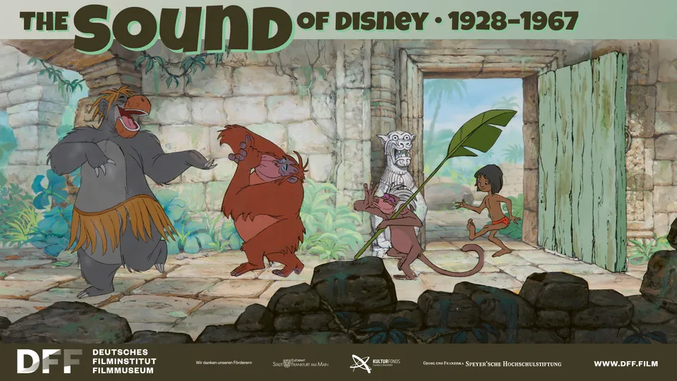 13 Meter lange Videoinstallation eines singenden Wals von Disney, Robben auf einer Eisscholle im Deutschen Filmmuseum Frankfurt, von Oliver Weiss & Siegfried Barth.